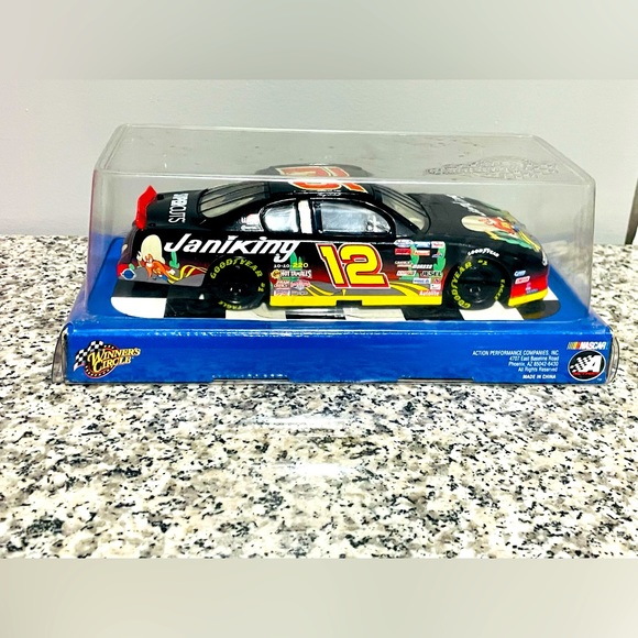 Kerry Earnhardt #12 Monte Carlo 2002 - Voiture NASCAR 1:24 Elite Action RCCA, Édition Looney Tunes